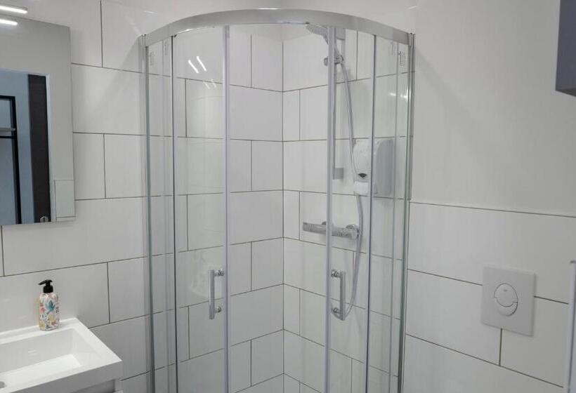 غرفة ديلوكس, De Ma Tante