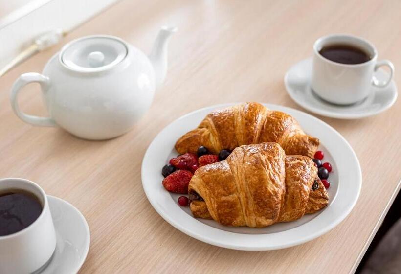 اتاق استاندارد سه نفره, Galaktika