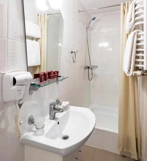 اتاق استاندارد سه نفره, Galaktika