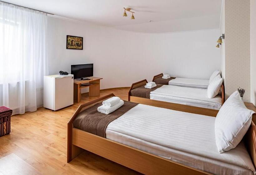 اتاق استاندارد سه نفره, Galaktika