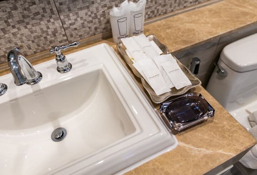 سوییت جونیور, Merchant Villa  Sha Extra Plus