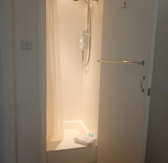 استودیوی استاندارد, Kensington Gardens