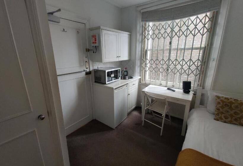 اتاق استاندارد یک تخته با سرویس بهداشتی مشترک, Kensington Gardens