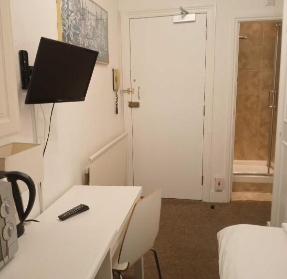 اتاق استاندارد یک تخته با سرویس بهداشتی مشترک, Kensington Gardens