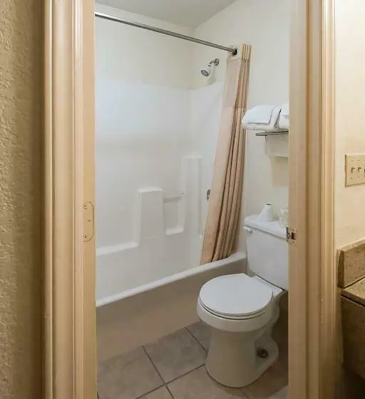 キングサイズベッドのスタンダードルーム, Oyo Hotel Manning Sc