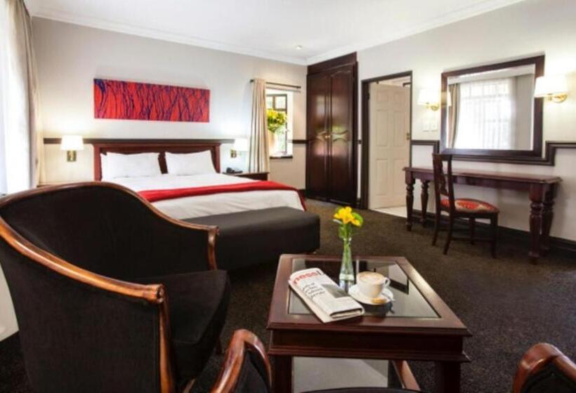 חדר סטודיו סטנדרד, Court Classique Suite