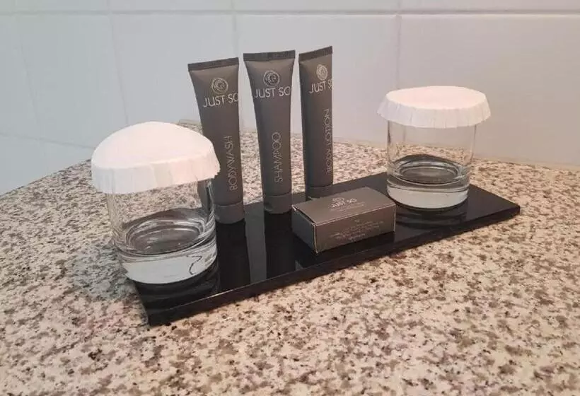 スイート, Court Classique Suite