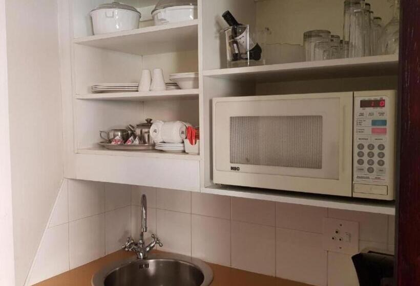 סוויטה קלאסית, Court Classique Suite