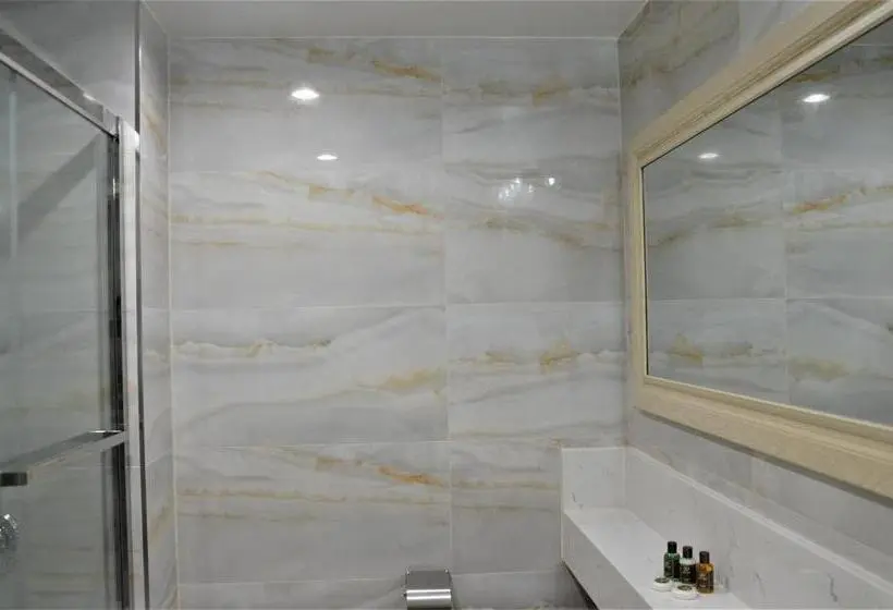 اتاق استاندارد با 2 تخت دوبل, Lic Plaza