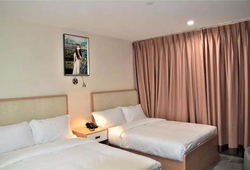 اتاق استاندارد با 2 تخت دوبل, Lic Plaza