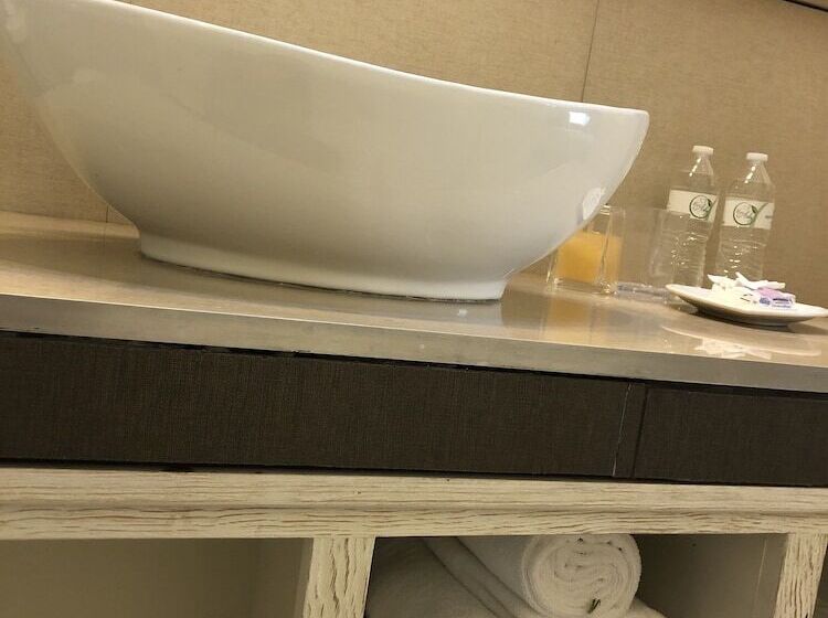 اتاق استاندارد سه نفره, Casa Aliz