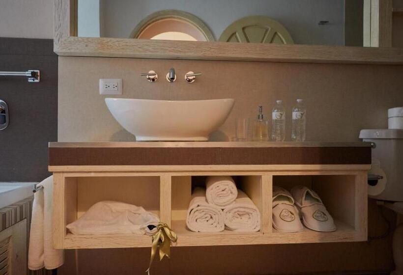 سوییت لوکس, Casa Aliz