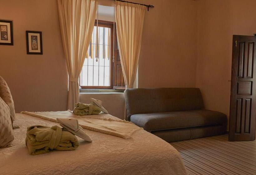 اتاق استاندارد سه نفره, Casa Aliz