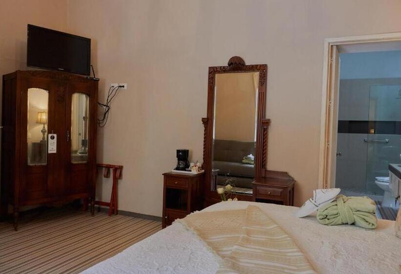 اتاق استاندارد سه نفره, Casa Aliz