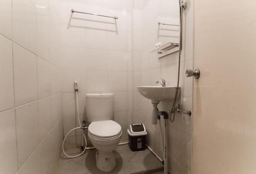 デラックスルーム, Edotel Amanah Hotel Syariah By Oyo Rooms