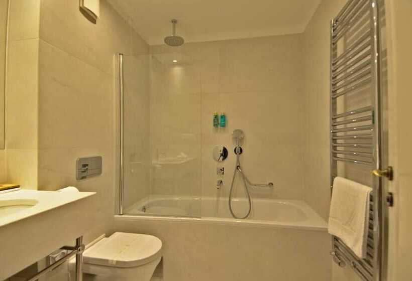 غرفة قياسية, Florian&godler