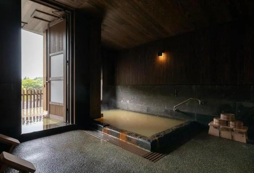 スタンダード４人部屋, Ryokan Nanjoen