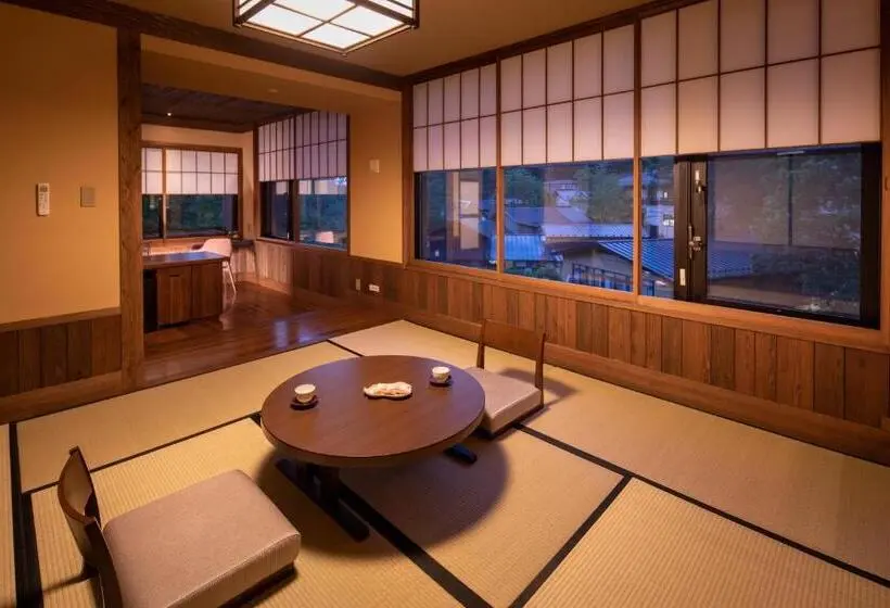 スタンダード４人部屋, Ryokan Nanjoen