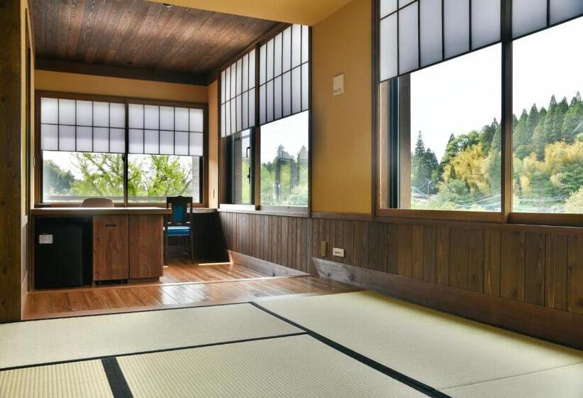 غرفة قياسية رباعية, Ryokan Nanjoen