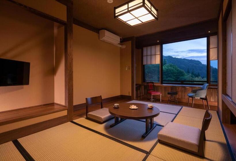 اتاق استاندارد چهار تخته, Ryokan Nanjoen
