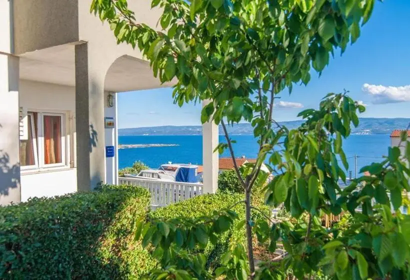 １ベッドルームアパートメント, Apartments Cihorich