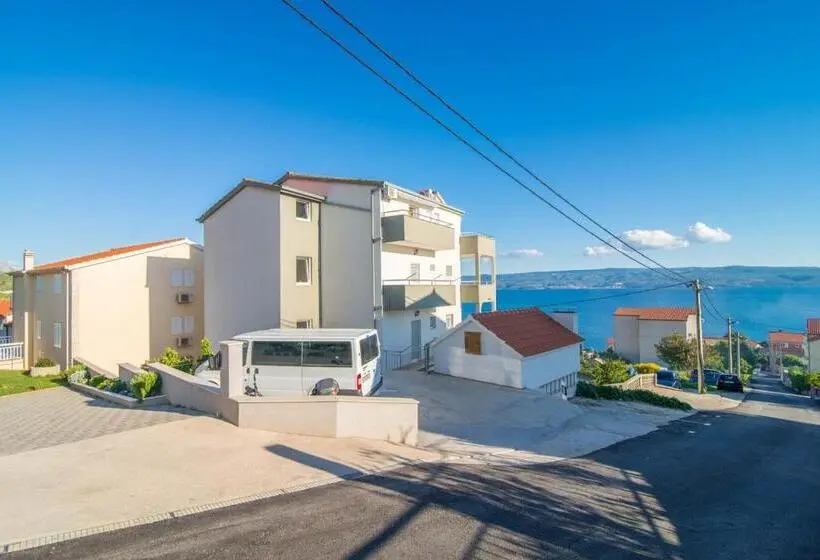 １ベッドルームアパートメント, Apartments Cihorich