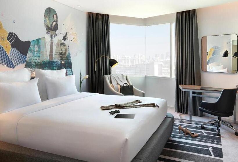 带大床的豪华间, Novotel Jakarta Cikini