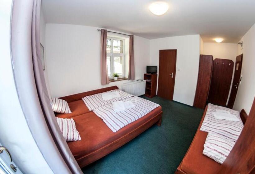 带阳台的三人标准间, Svycarska Bouda