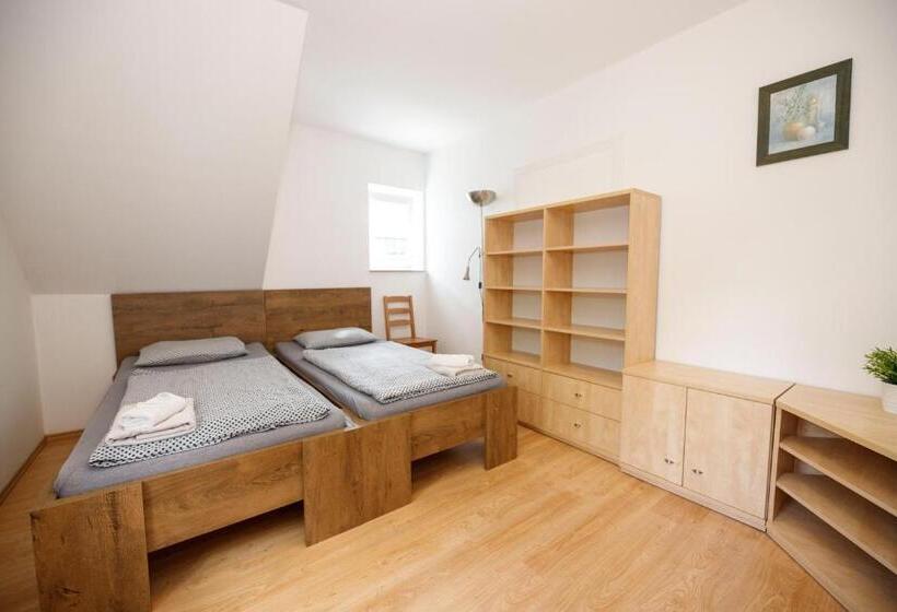 家庭套房, Svycarska Bouda