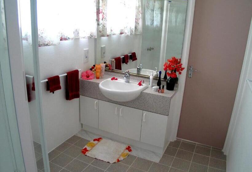 استودیوی استاندارد, Sunhaven Beach Bungalows