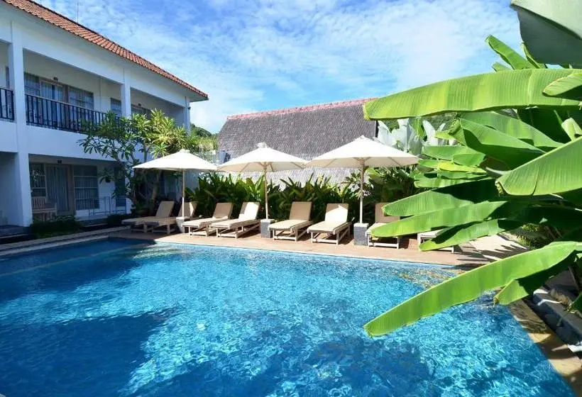 プールの見えるデラックスルーム, Lavella Villas Kuta Lombok