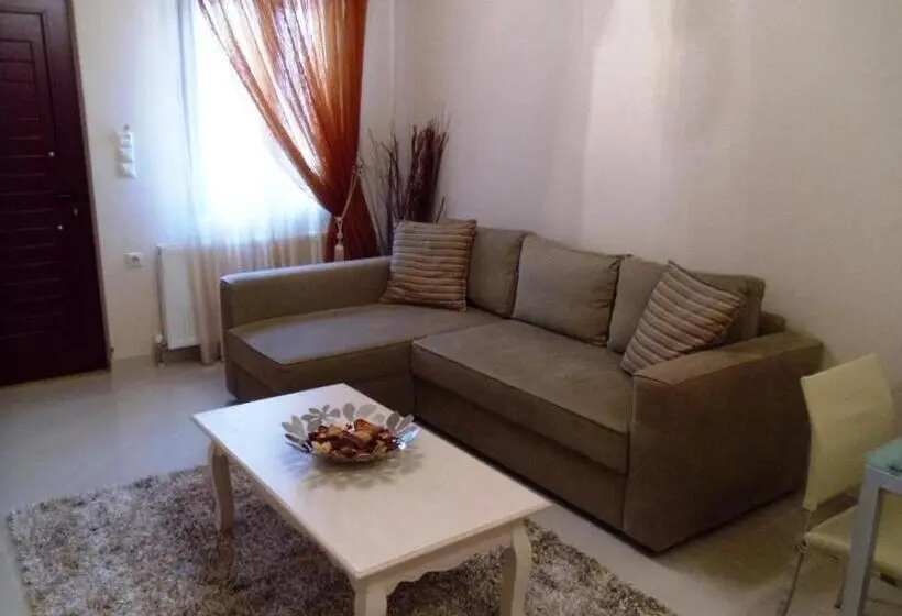 آپارتمان خانوادگی, Garden Villa