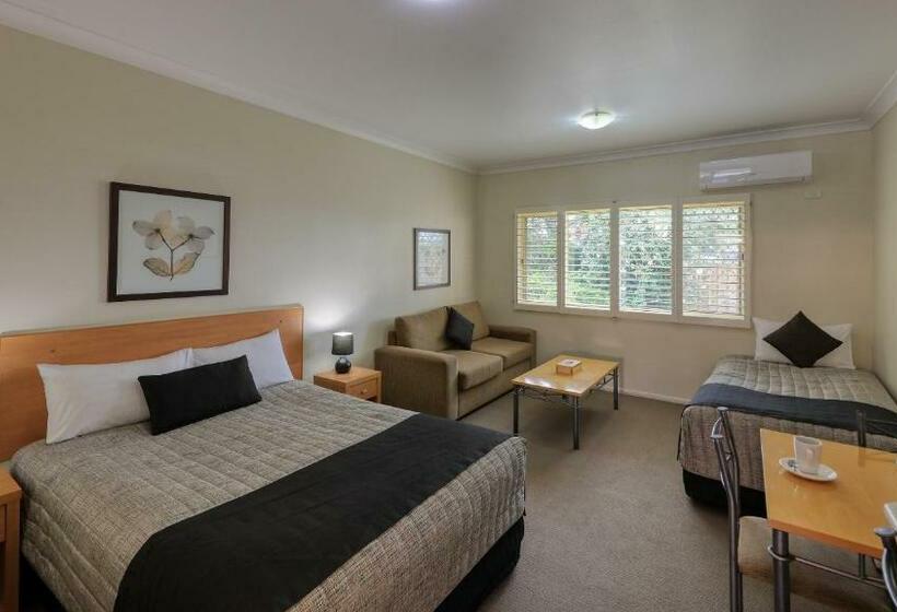 家庭套房, Country Roads Motor Inn