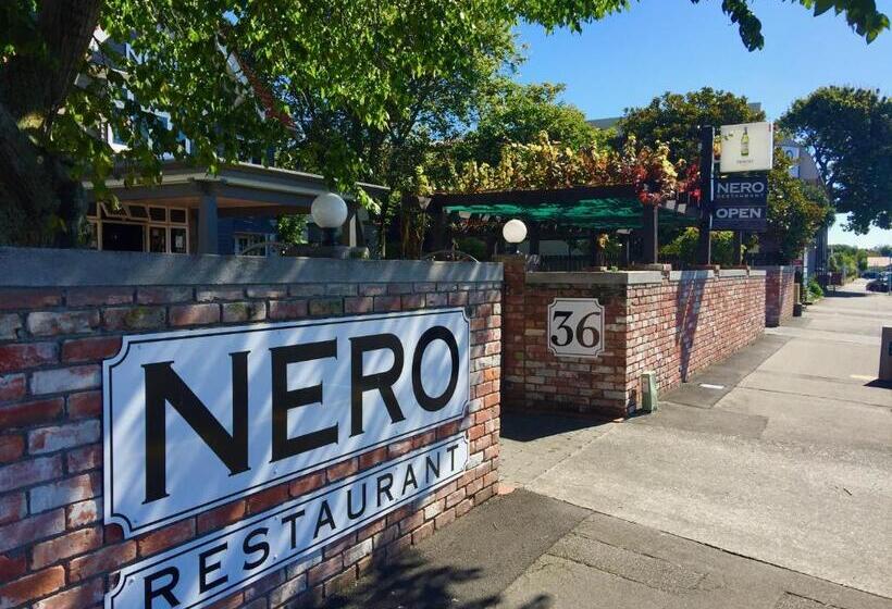 استودیوی استاندارد, Hacienda Motor Lodge