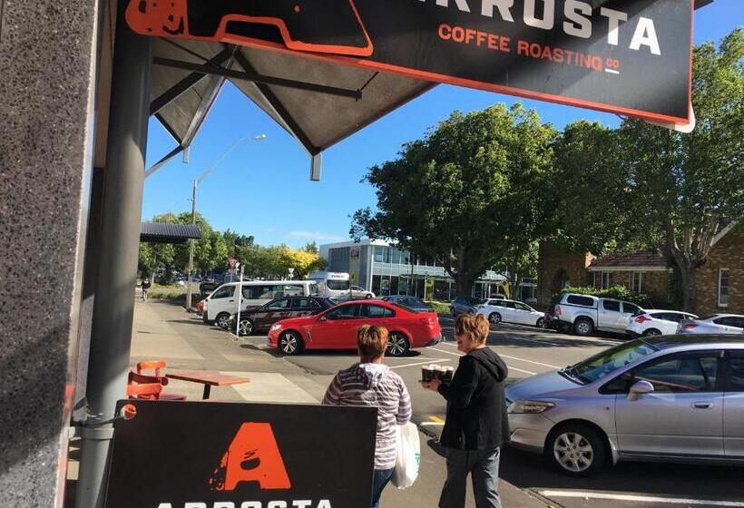 آپارتمان 1 خوابه, Hacienda Motor Lodge