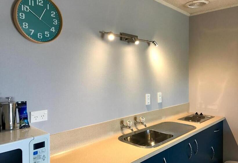 آپارتمان 1 خوابه, Hacienda Motor Lodge