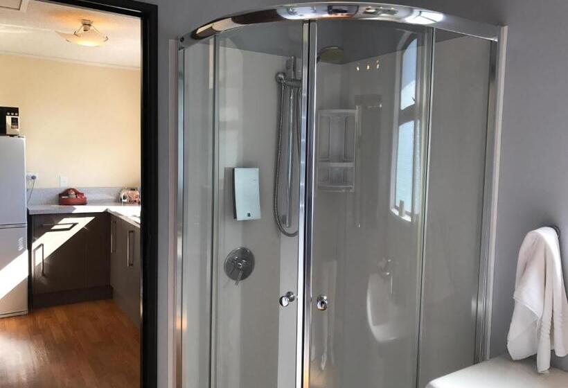 آپارتمان 2 خوابه, Hacienda Motor Lodge