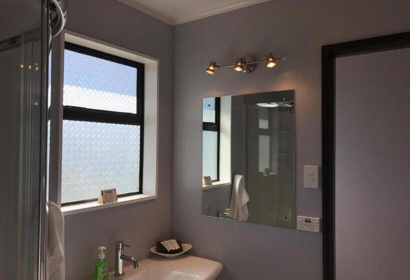 آپارتمان 2 خوابه, Hacienda Motor Lodge