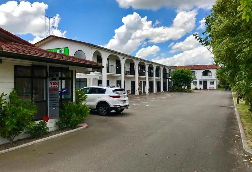 3ベッドルームアパートメント, Hacienda Motor Lodge
