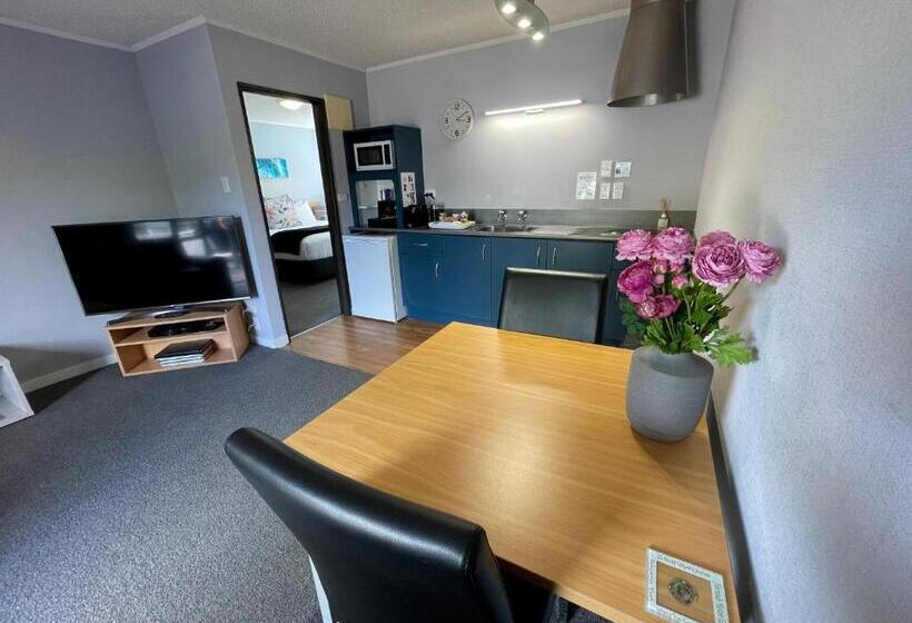 آپارتمان 1 خوابه, Hacienda Motor Lodge