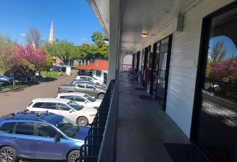 آپارتمان 1 خوابه, Hacienda Motor Lodge