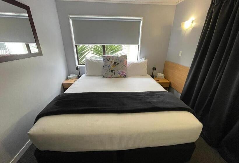 آپارتمان 2 خوابه, Hacienda Motor Lodge