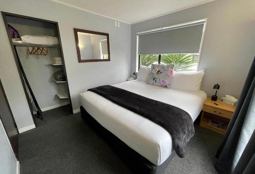 آپارتمان 2 خوابه, Hacienda Motor Lodge