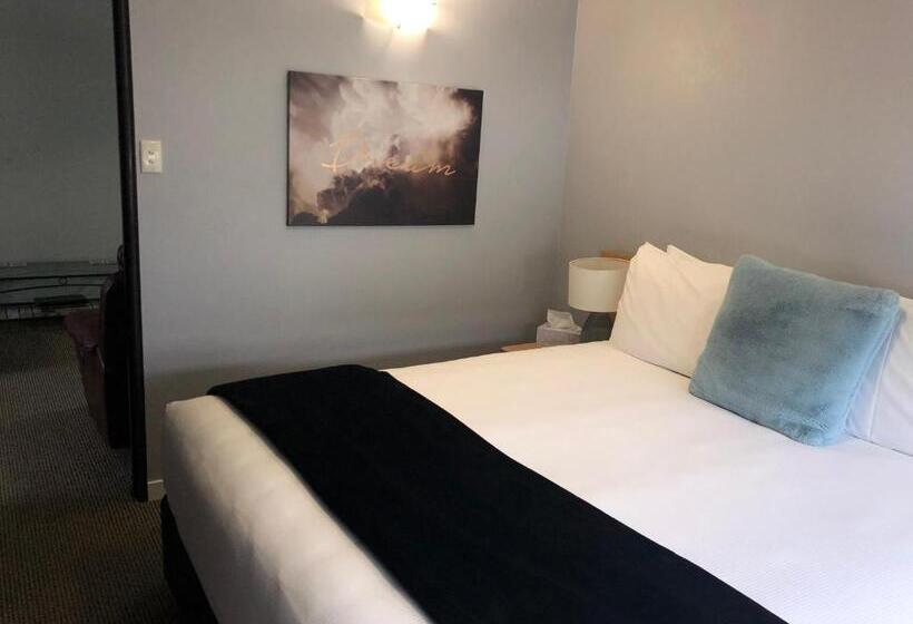 آپارتمان 2 خوابه, Hacienda Motor Lodge