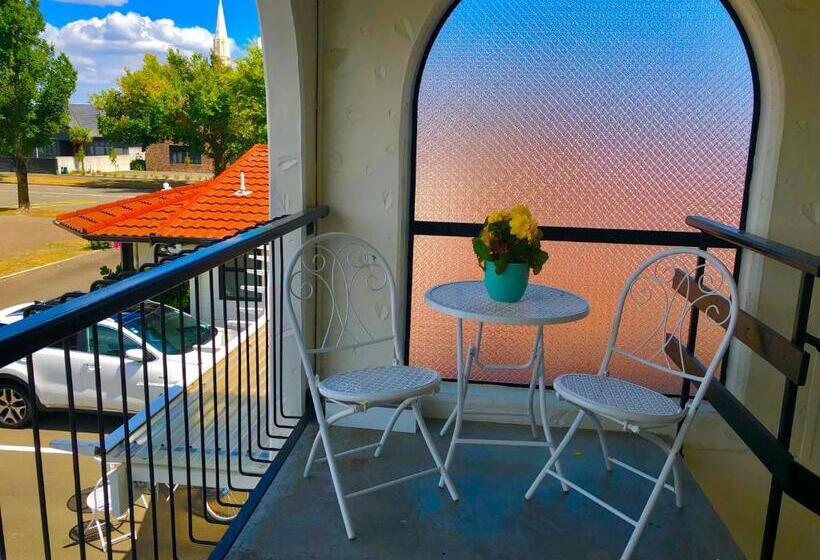 اتاق استاندارد, Hacienda Motor Lodge