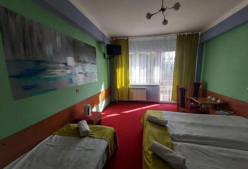 اتاق استاندارد سه نفره, Rezydencja Izabella