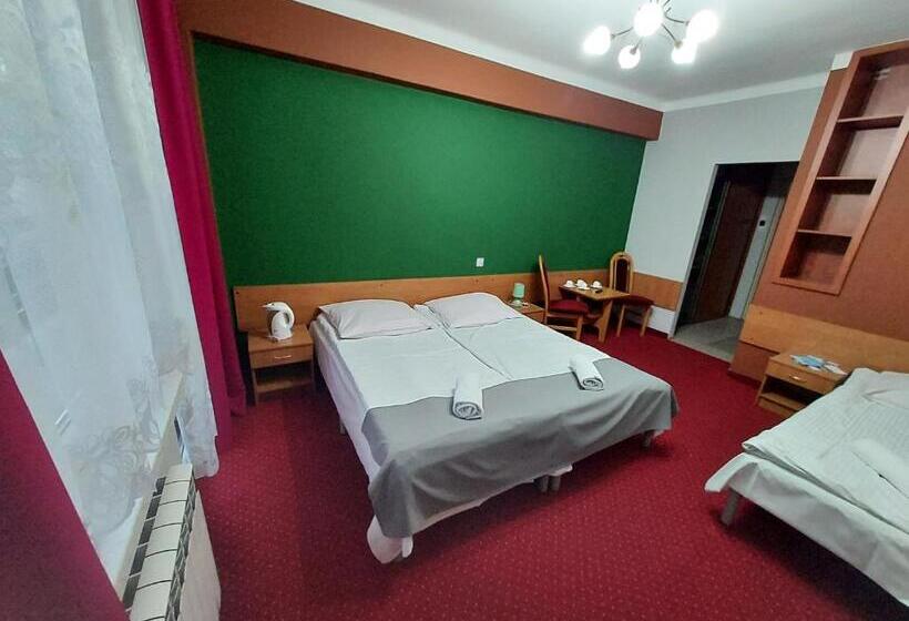 اتاق استاندارد سه نفره, Rezydencja Izabella