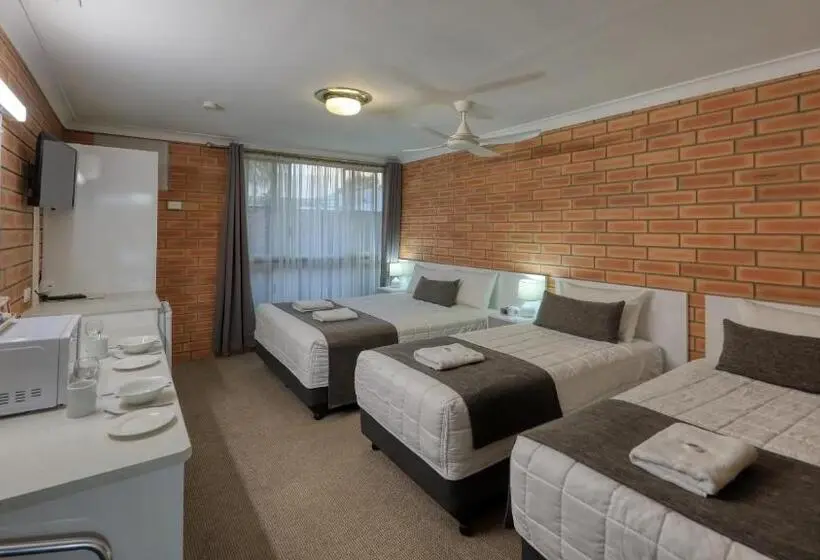 ファミリールーム, Gunsynd Motor Inn