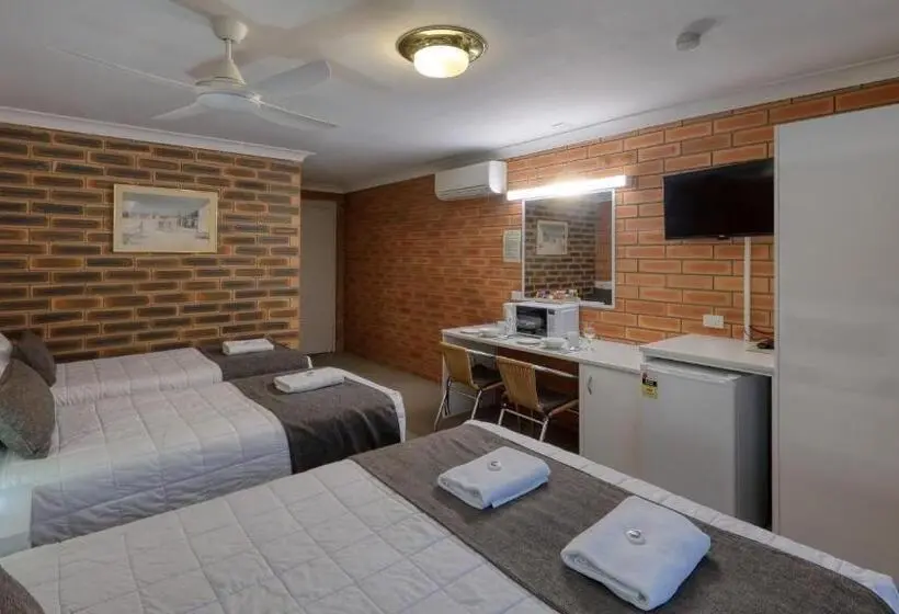 ファミリールーム, Gunsynd Motor Inn