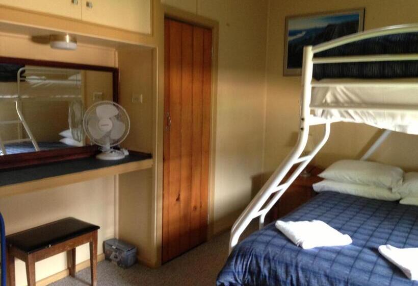 Дом 2 Спальни, Walcha Royal Cafe & Accommodation